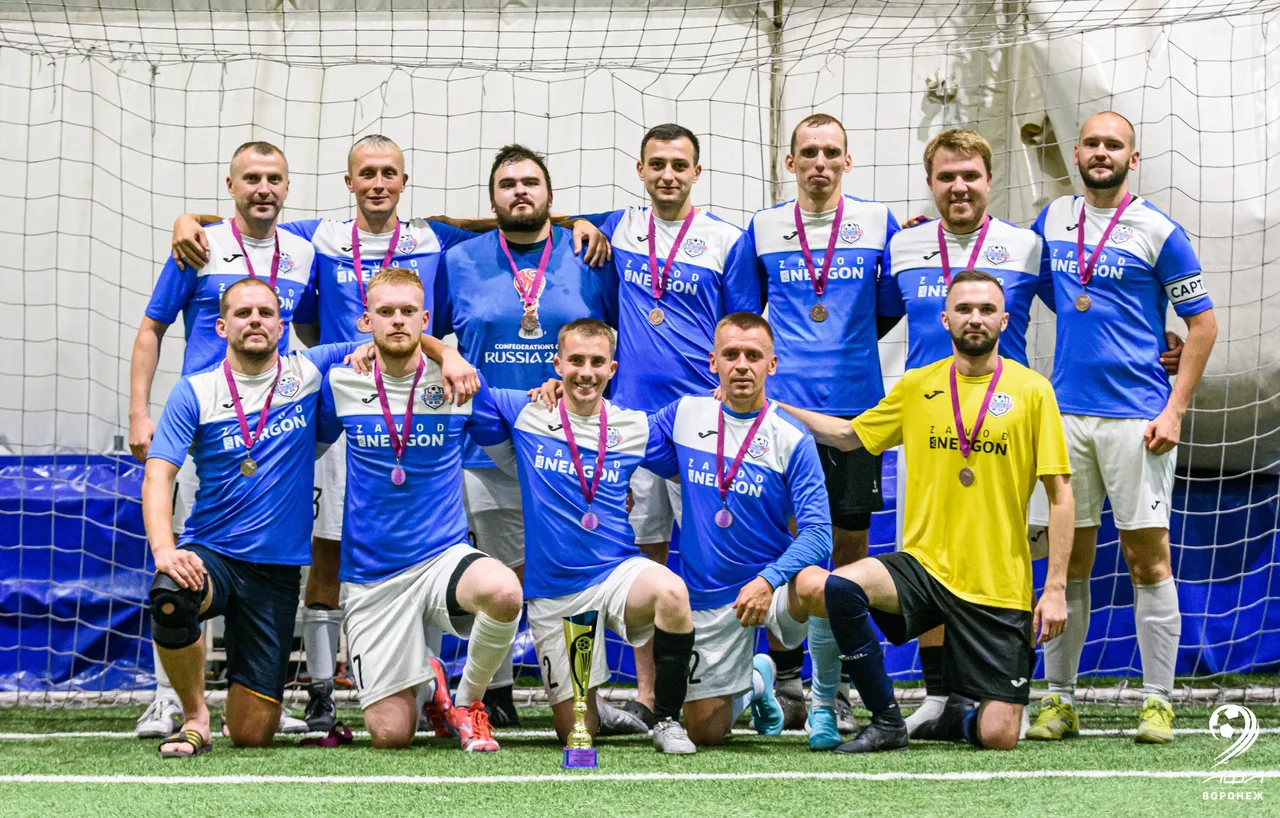 Наша команда FC Energon стала бронзовым призёром  Летнего чемпионата ЛФЛ 2025 в формате 6х6!
